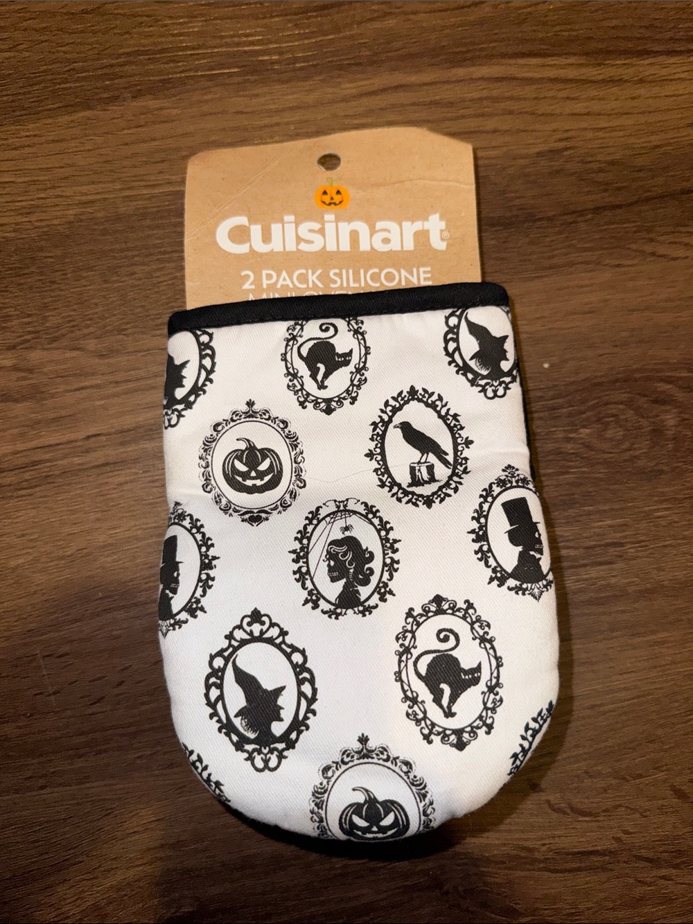 Cuisinart NWT Black and White Halloween Kids Oven Mitt
